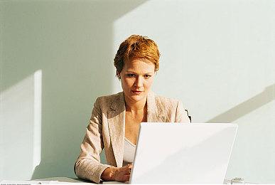 生存恐怖游戏《完全混乱》新预告 2025年夏季发售